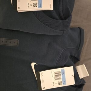 Nike Womens Dark Navy Crewneck Sweatshirt with White Swoosh
